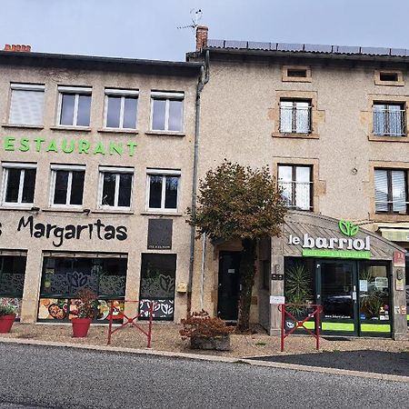 ホテル Le Barriol Saint-Julien-Chapteuil エクステリア 写真